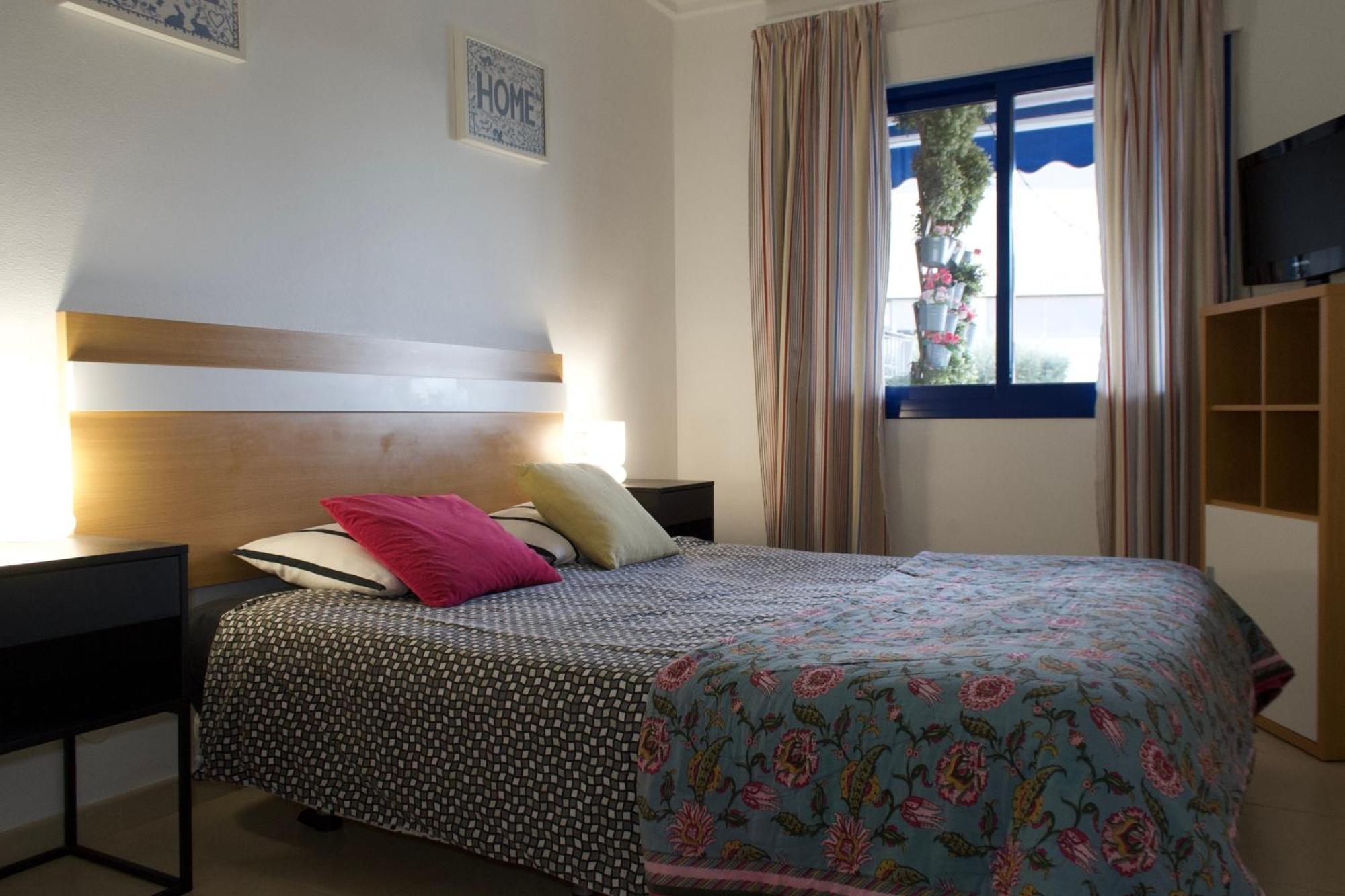 Alicante Apartments Екстер'єр фото